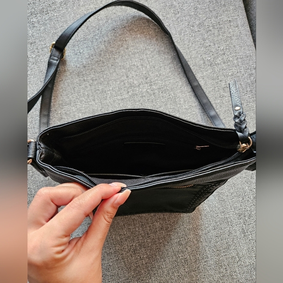 Black Shoulder/Crossbody Bag - Picture 5 of 9